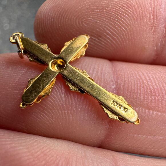 Black Hills Gold 10k Cross Pendant Small Multi Color Grapes Leaves South Dakota - Picture 8 of 8